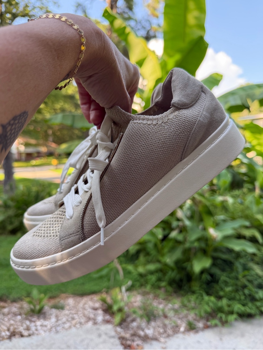 VANELi Sport Yaqira Metallic Knit Suede Platform Sneakers Light Taupe - Size 9.5 - Picture 5 of 9
